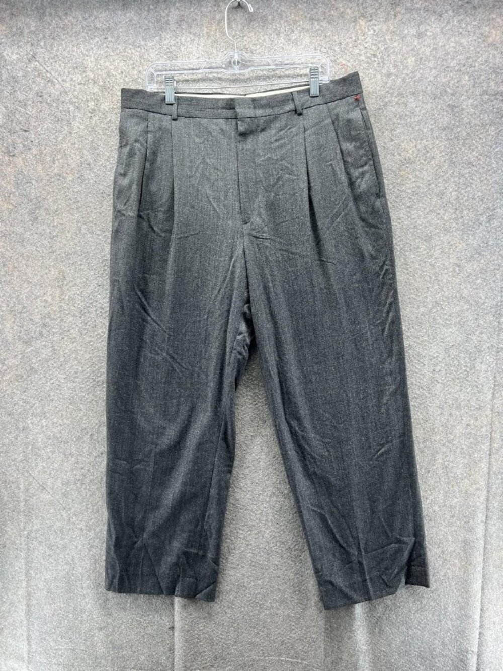 L.L. Bean Dress Pants Men 36 Gray Wool Pleated Front Classic Straight